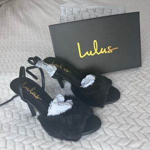 🚫SOLD🚫 NWB Lulu’s Faux Fur strappy stiletto’s
